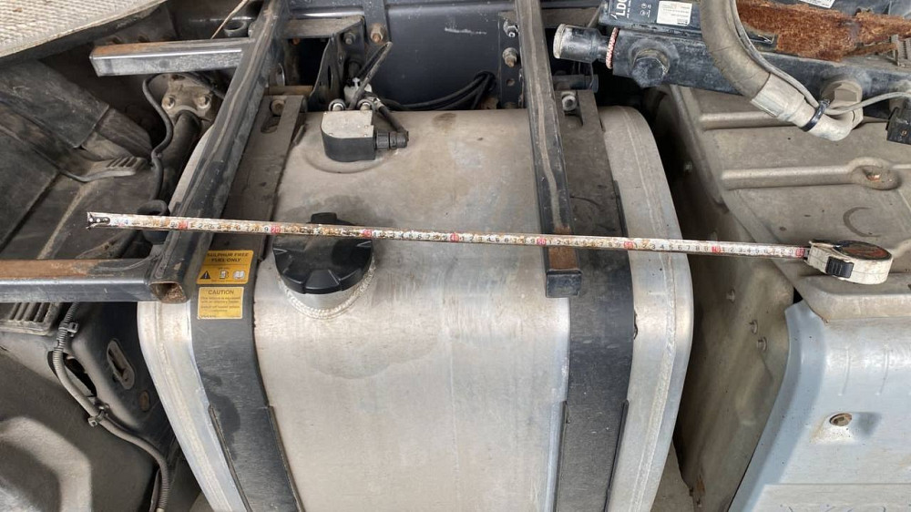 Ищу бак D-образный (размеры 70/70/70 +-) на volvo fm.  - photo 1