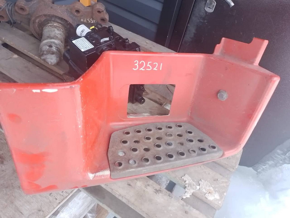 Ищу корпус подножки на МАН ТГА.  - photo 1