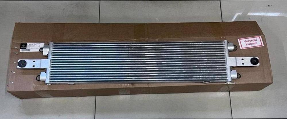 На Мерс MP4 куплю Б/У масляный радиатор A9605005901.  - photo 1