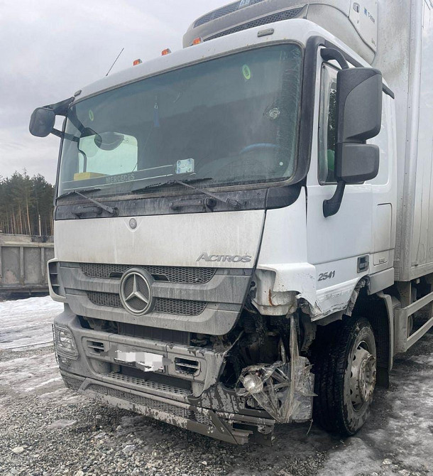 Нужны две двери на такой Актрос. Вся Россия - изображение 1