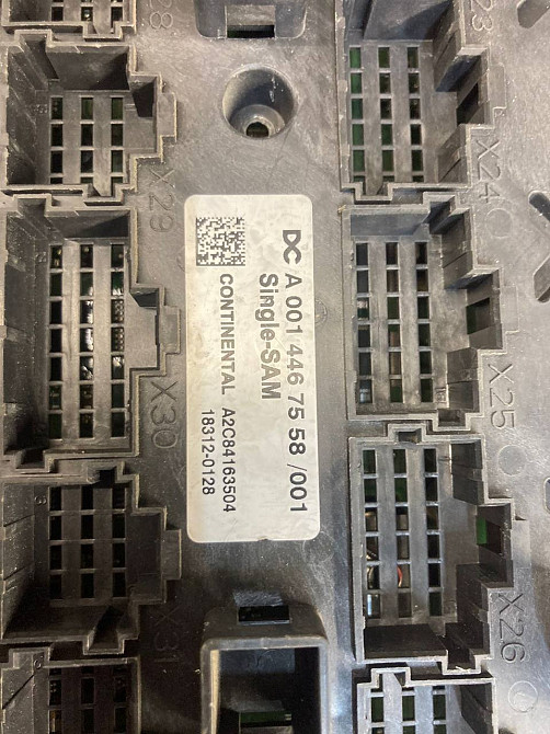 Ищу А0014467558 блок SAM (Single-Sam) предохранителей на Actros MP4 2018г. Переходная модель на мп5.  - photo 1