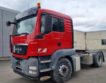 Нужна кабина (см.фото) желательно красная на MAN TGS.  - photo 1