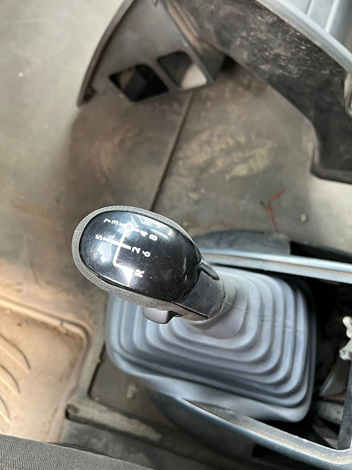 Ищу ручку кпп с кнопкой на MAN.  - photo 1