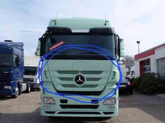 Куплю капот всборе + уши всборе на Actros МР3 megaspace (надо 2 комплекта). 