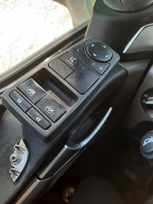 Ищу блок управления стеклоподъемников ман тгх.  - photo 1