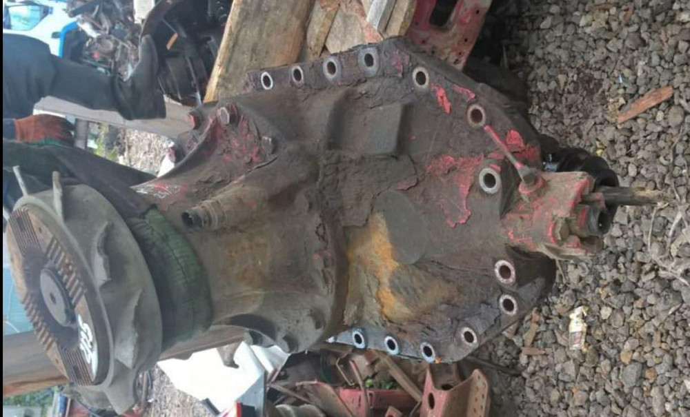 Ищу А0014462617 редуктор заднего моста HL7 26/24 тягач 4*2 Аctros.  - photo 1