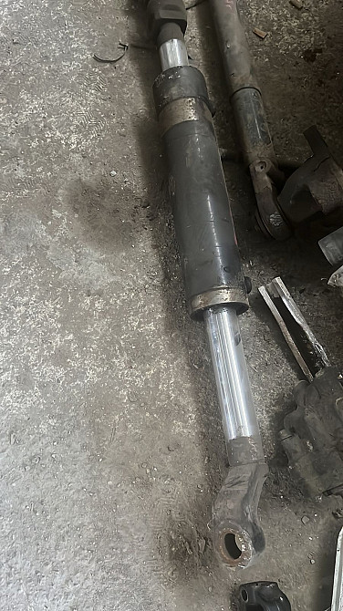 Ищу цилиндр подрульки скания 8х4 6 серии 2581274 (см.фото).  - photo 1