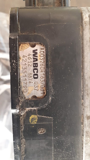 Нужен блок управления АКПП А0032604163, 4213511790 на Актрос.  - photo 1