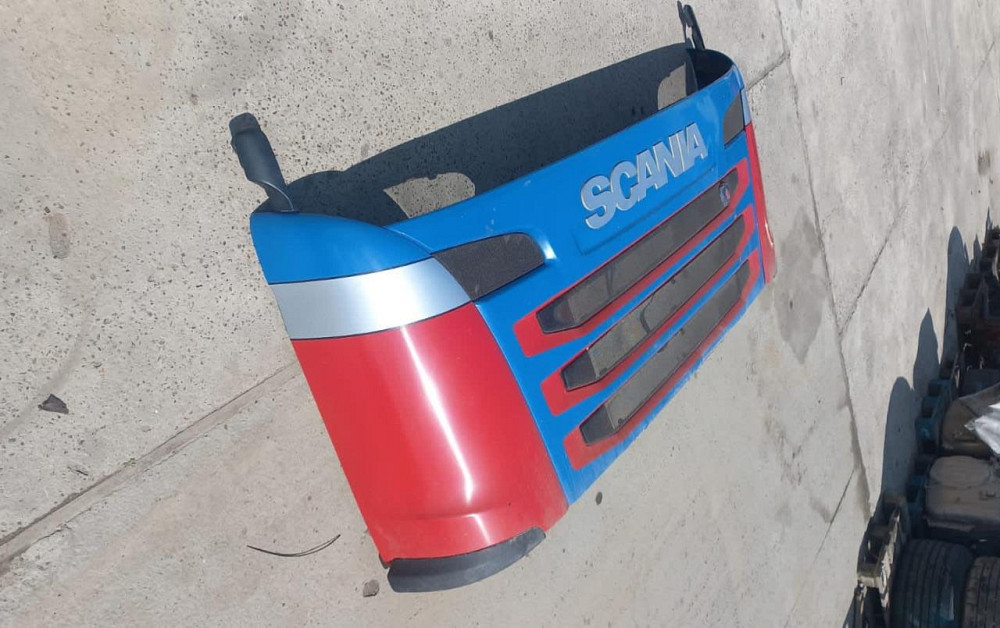 Ищу капот 5 серии Скания r440.  - photo 1