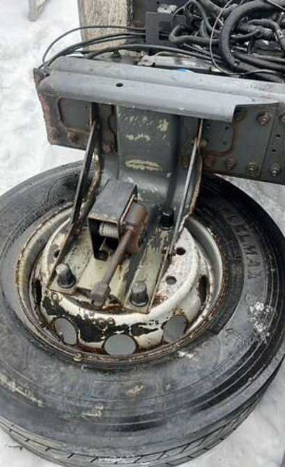 Ищу кронштейн запаски DAF 105/106.  - photo 1