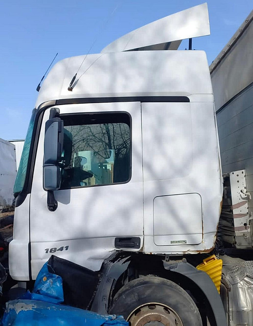 Нужна левая дверь в сборе (можно и голую) Актрос.  - photo 1