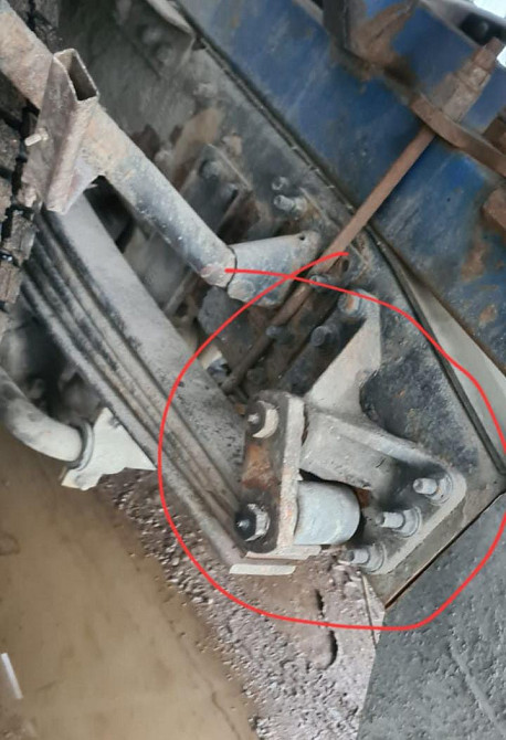 Ищу кронштейн задней левой рессоры, Рено Премиум, 5010316085.  - photo 1