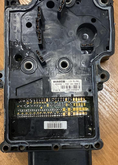 Ищу 4461640332 блок управления кпп.  - photo 1