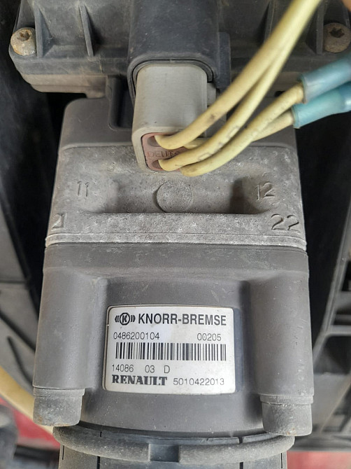 Ищу 5010422013 кран тормозной Рено.  - photo 1