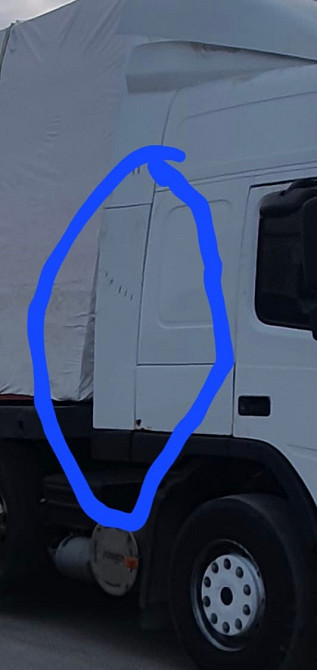 На Volvo FM куплю боковые спойлера длинные левый и правый.  - photo 1