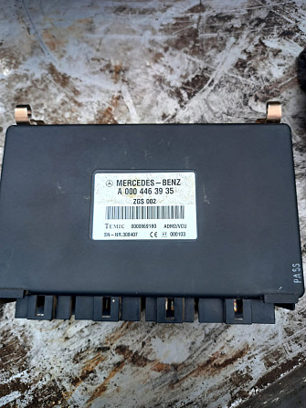 Нужен блок управления двигателем A0004463935.  - photo 1