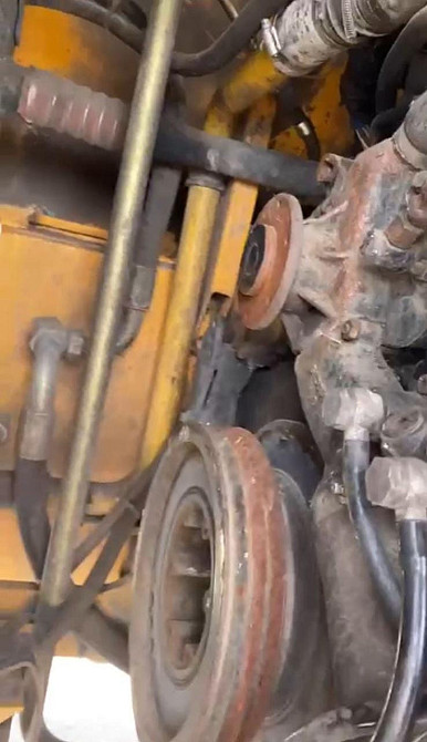 Нужна помпа, шкиф помпы (клиновый ремень), генератор (клиновый ремень) вискомуфта на двигатель D0836  - photo 1