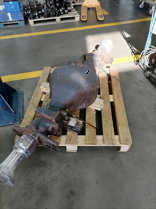 Куплю корпус моста(чулок) Рено премум dxi, Рено Т серии под редуктор мс17х и полуоси к нему, готов р  - photo 1