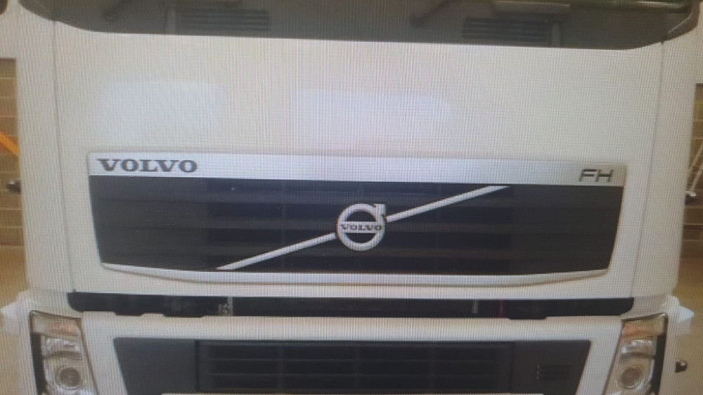 Ищу капот Volvo FH.  - photo 1