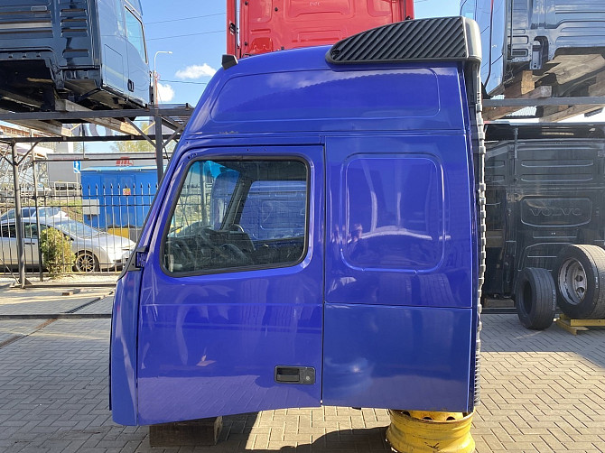 Ищу комплект спойлеров на такую кабину Вольво фш.  - photo 1