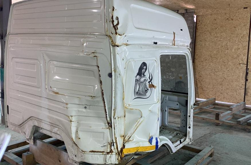 Ищу правую часть кабины Камаз 5490.  - photo 1