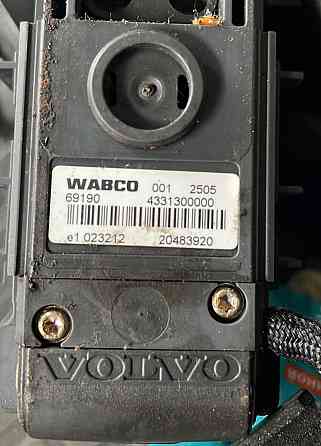 Ищу джойстик кпп 20483920 Volvo. 