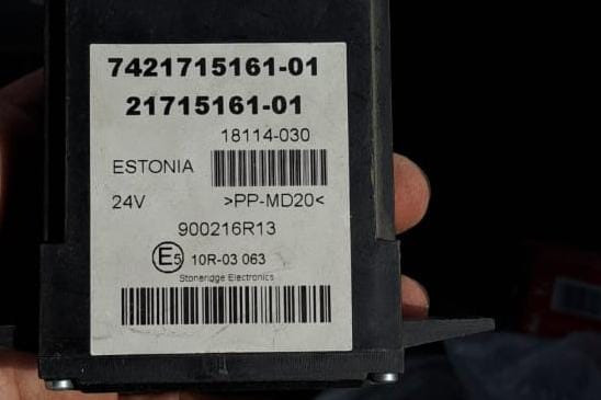 Нужен 21715161 блок управления акпп на Рено Премиум 2008г.  - photo 1