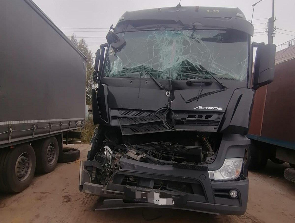 Ищу ноускат и кабину первой комплектности Актрос.  - photo 1