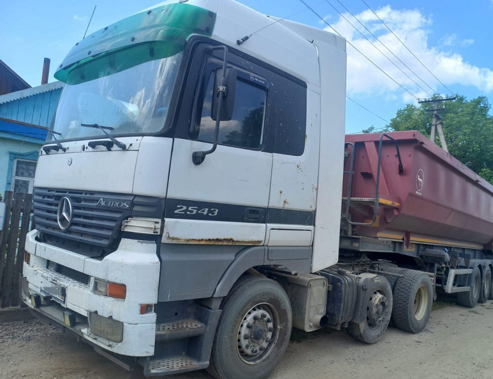 Нужна кабина мегаспейс Актрос МП1 / МП2 под переделку.  - photo 1