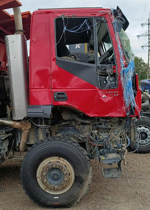 Нужна кабина в сборе либо каркас Ивеко Траккер.  - photo 1