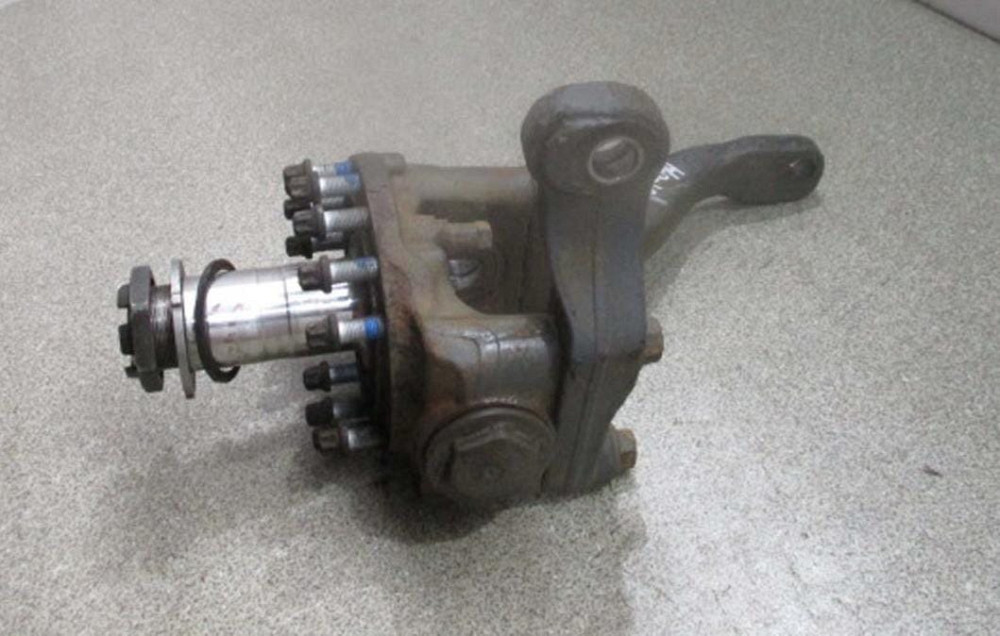 Ищу кулаки поворотные на Вольво, 20543315.  - photo 1