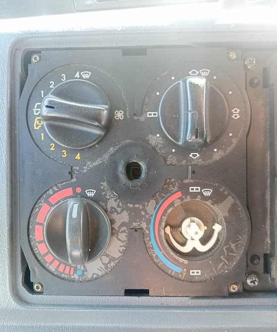 Куплю такой блок управления печкой Мерседес.  - photo 1