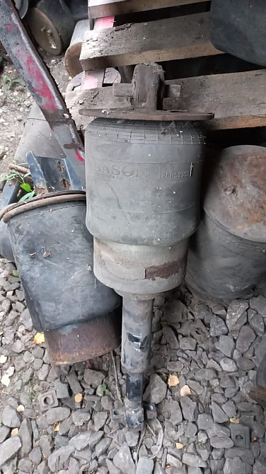 На MAN куплю пневмоамортизаторы передней подвески 2шт., 81436506042.  - photo 1