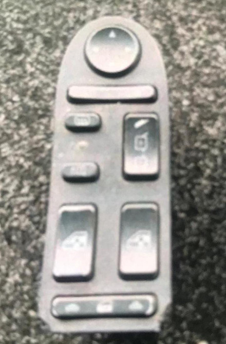 Ищу левый блок стеклоподъемников на MAN TGA.  - photo 1