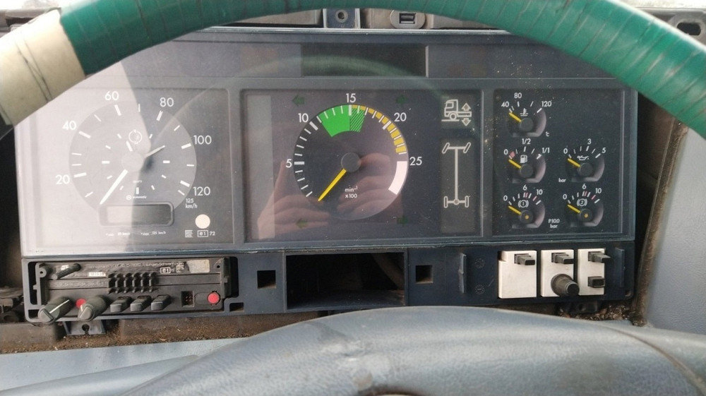 Нужна панель приборов Мерс Мп1 дорестайлинг.  - photo 1