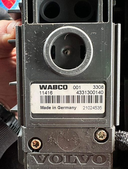 Ищу 4331300140 джойстик переключения кпп Volvo.  - photo 1