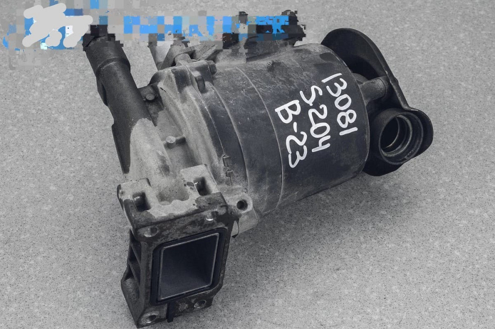 Ищу 2733439 или 2139831 маслоотделитель системы вентиляции картера двигателя Скания.  - photo 1