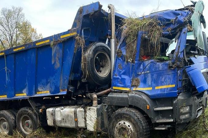 Нужна кабина MAN TGS.  - photo 1