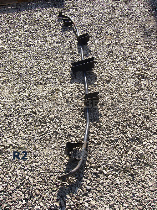 Ищу 5010578256 кронштейн солнцезащитного козырька Рено Премиум 2008 года.  - photo 1