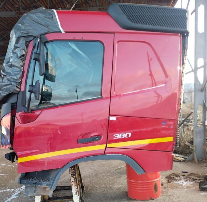 Ищу кабину Volvo FMX.  - photo 1