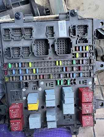 Ищу 7421899301 блок предохранителей Renault trucks Dxi. 