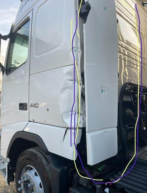 Ищу спойлер левый на Volvo FH12.  - photo 1