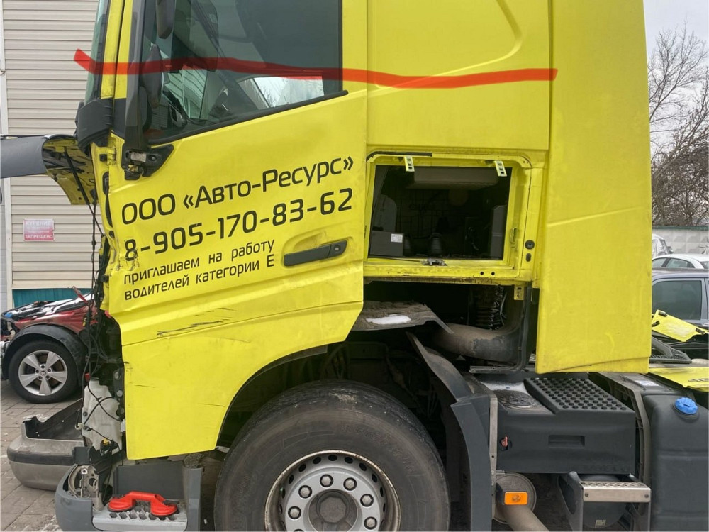 Нужна четверь кабины Вольво.  - photo 1