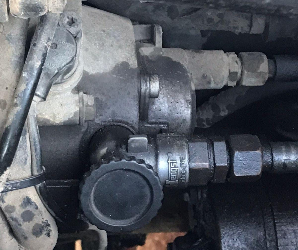 Ищу насос топливный 1439549 на Даф хф95.  - photo 1