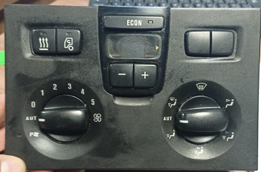 На Сканию ищу блок отопителя (можно с 4 кнопками активными) без разницы.  - photo 1