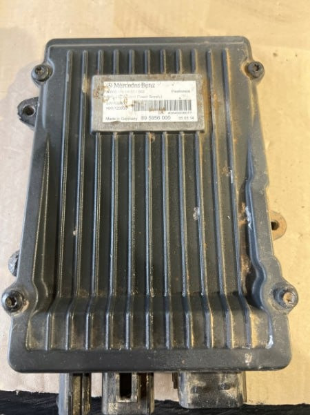 Ищу блок управления АКБ бортовой сети REDUNDANZ POWER, SERVOTWIN 0004460455 или 0004460355.  - photo 1