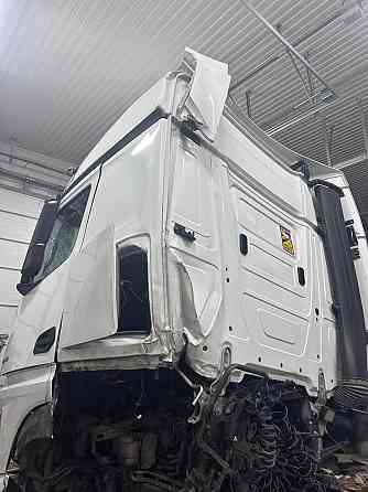 Ищу каркас кабины или угол кабины big space Mercedes Аctors mp4 mp5. 