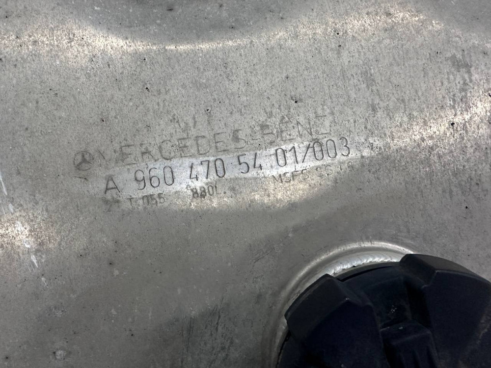Ищу бак топливный Mercedes Actros 880 L, A9604705401.  - photo 1