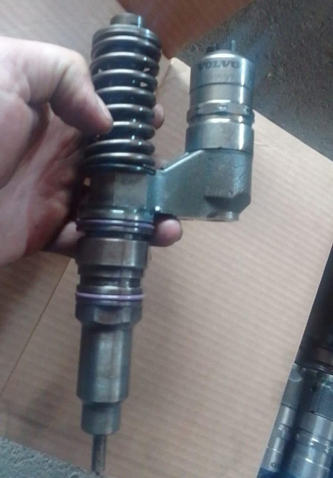 Куплю насос-форсунка 20381597 Volvo.  - photo 1