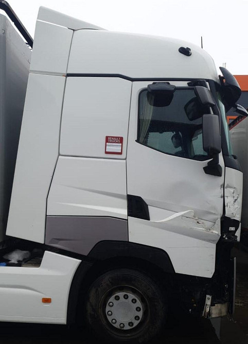 Ищу ноускат или бампер на Рено Т 2018г.  - photo 1